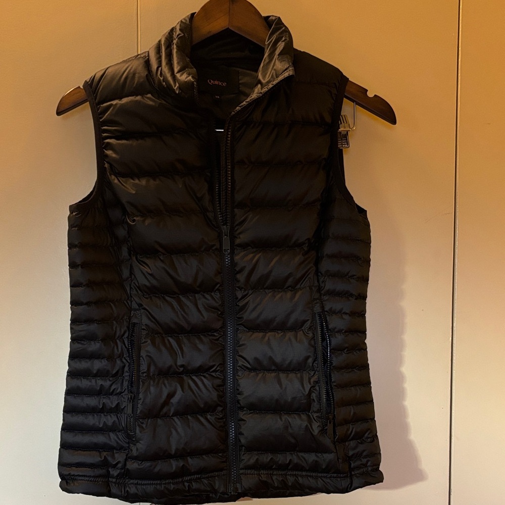 Quince Women's Black Puffer Vest XS Outdoor Activewear